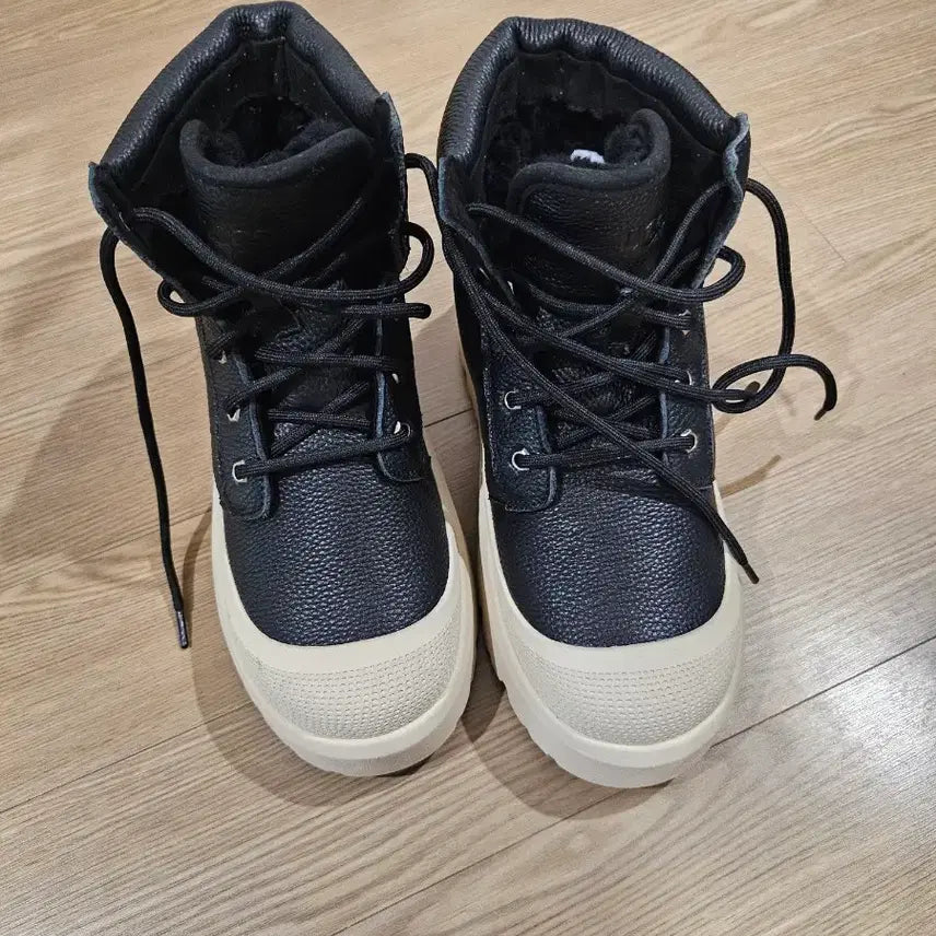 [BUNJANG] UGG Leather Boots / 어그 가죽 부츠