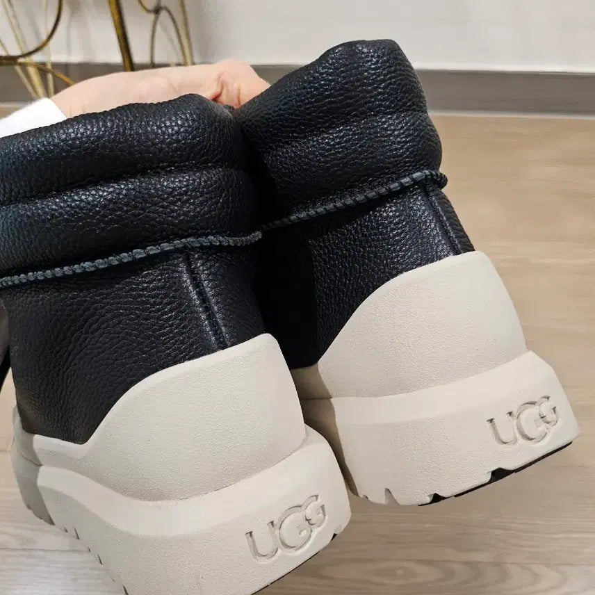 [BUNJANG] UGG Leather Boots / 어그 가죽 부츠