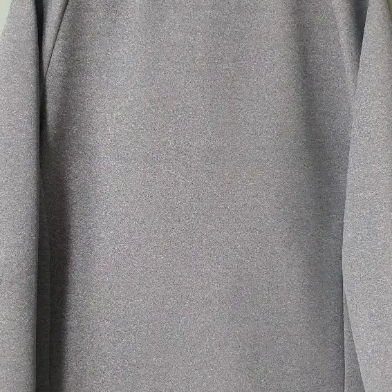 [BUNJANG] Descente Training Jersey Gray 110 (Used) / 데상트 정품(얇은기모) 트레이닝져지 110호(58X72cm)드라이완료!