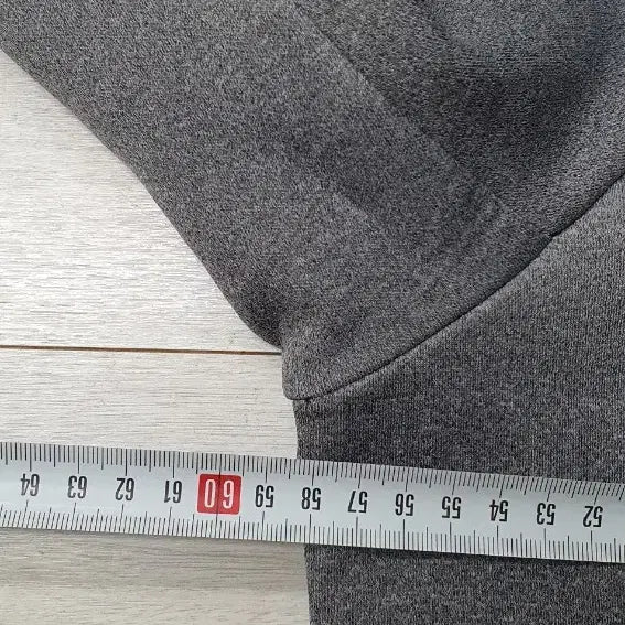 [BUNJANG] Descente Training Jersey Gray 110 (Used) / 데상트 정품(얇은기모) 트레이닝져지 110호(58X72cm)드라이완료!