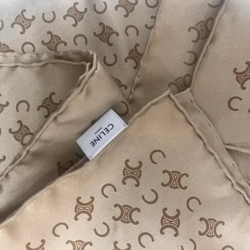 [BUNJANG] Celine Triomphe Silk Twill Scarf / 셀린느 트리옹프 실크 트윌 스카프(정품, 프랑스 직구)
