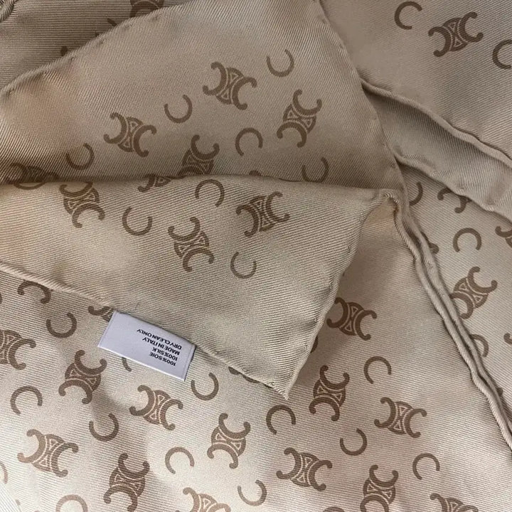 [BUNJANG] Celine Triomphe Silk Twill Scarf / 셀린느 트리옹프 실크 트윌 스카프(정품, 프랑스 직구)