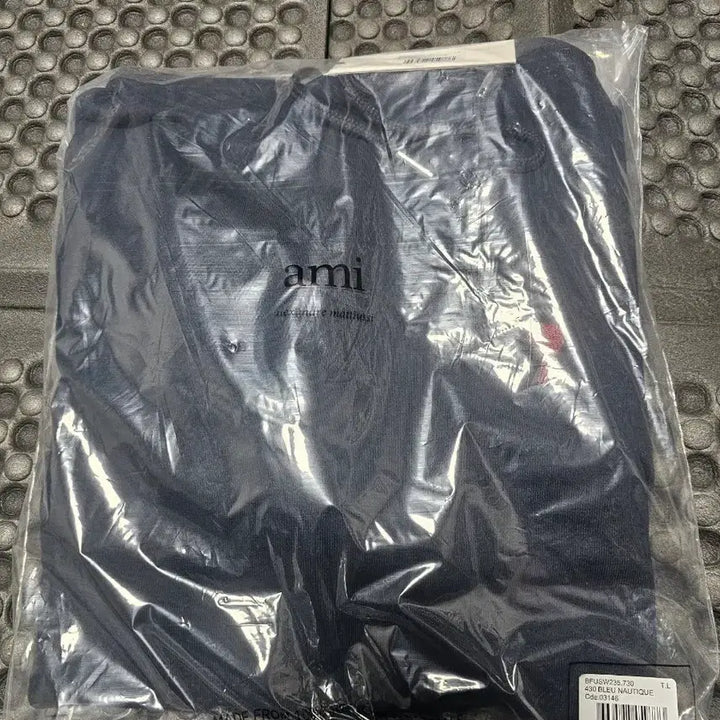 [SOLD OUT] 아미 후드티 네이비 새상품L