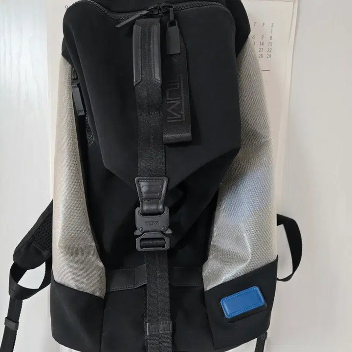 [BUNJANG] TUMI Pinch Backpack Black/Gray / 투미 TUMI 백팩 블랙/회색