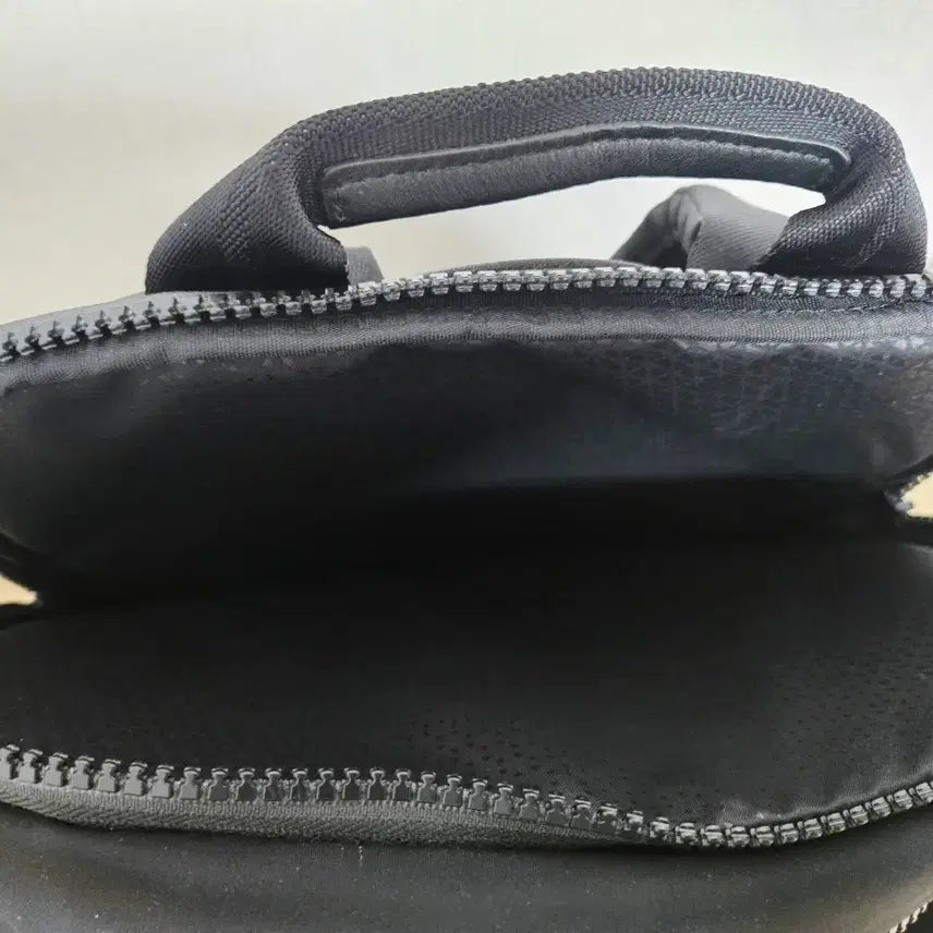 [BUNJANG] TUMI Pinch Backpack Black/Gray / 투미 TUMI 백팩 블랙/회색