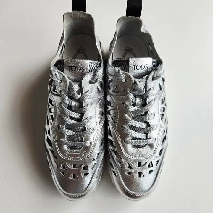 [BUNJANG] TOD'S Silver Cutout Sneakers / (정품)TOD'S 토즈 실버 컷아웃 스니커즈 36