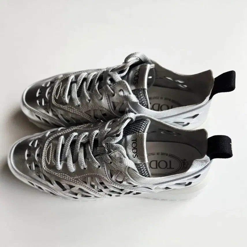 [BUNJANG] TOD'S Silver Cutout Sneakers / (정품)TOD'S 토즈 실버 컷아웃 스니커즈 36