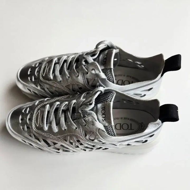 [BUNJANG] TOD'S Silver Cutout Sneakers / (정품)TOD'S 토즈 실버 컷아웃 스니커즈 36