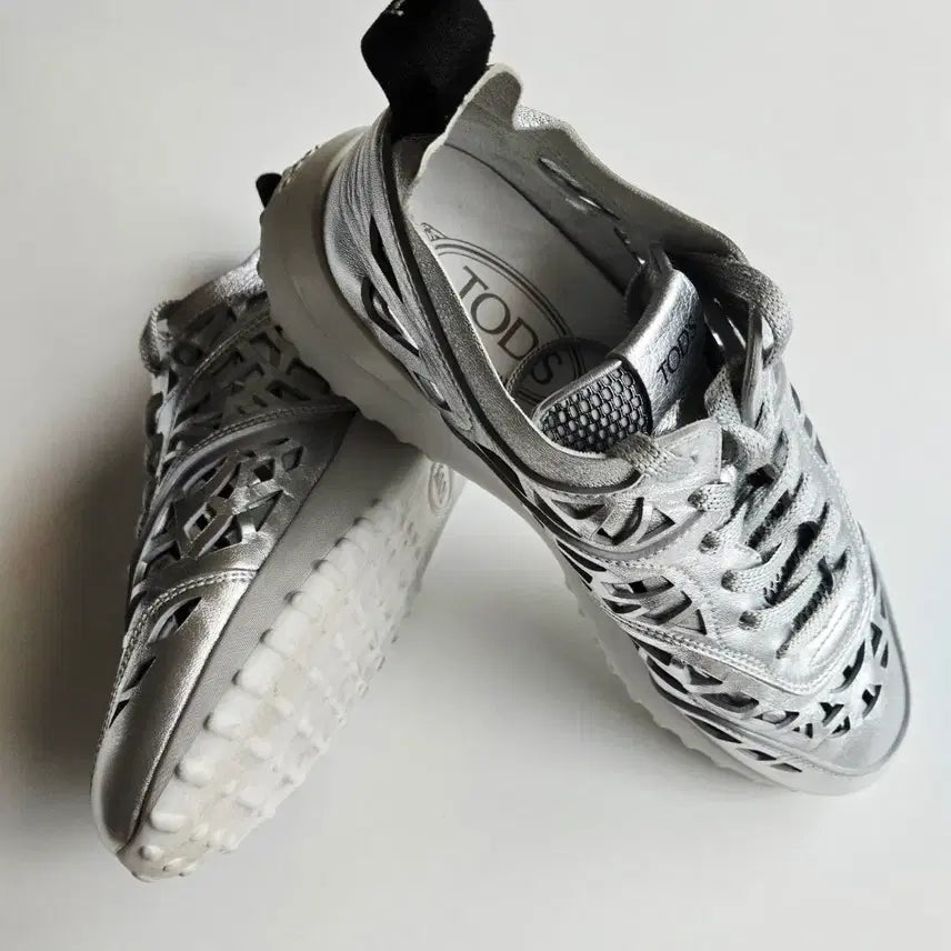 [BUNJANG] TOD'S Silver Cutout Sneakers / (정품)TOD'S 토즈 실버 컷아웃 스니커즈 36
