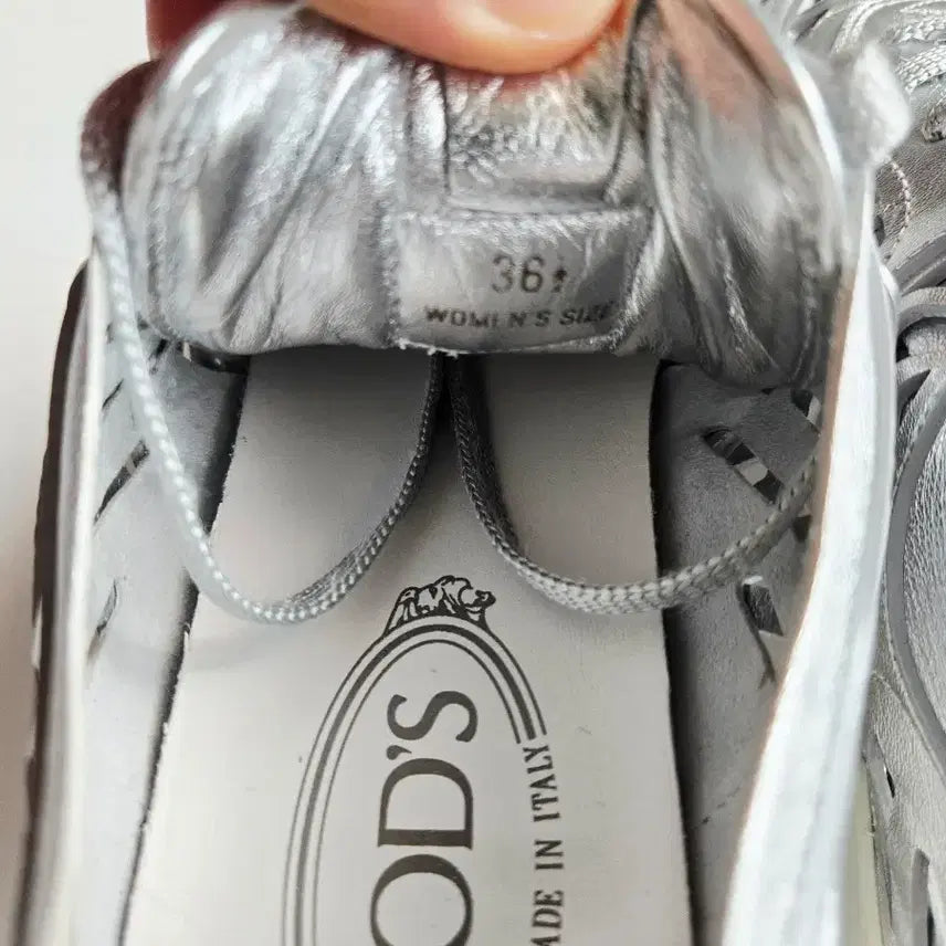 [BUNJANG] TOD'S Silver Cutout Sneakers / (정품)TOD'S 토즈 실버 컷아웃 스니커즈 36
