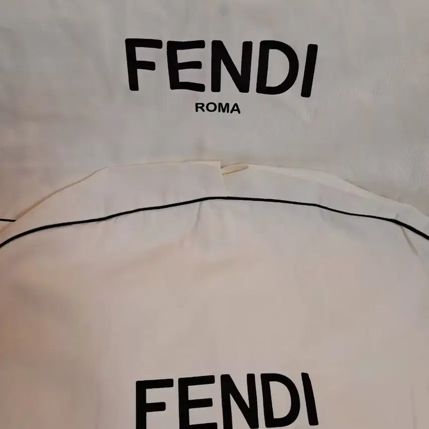 [BUNJANG] 2장 일괄[ FENDI] 펜디수트 ,자켓케이스,원피스 옷커버 / 2장 일괄[ FENDI] 펜디수트 ,자켓케이스,원피스 옷커버