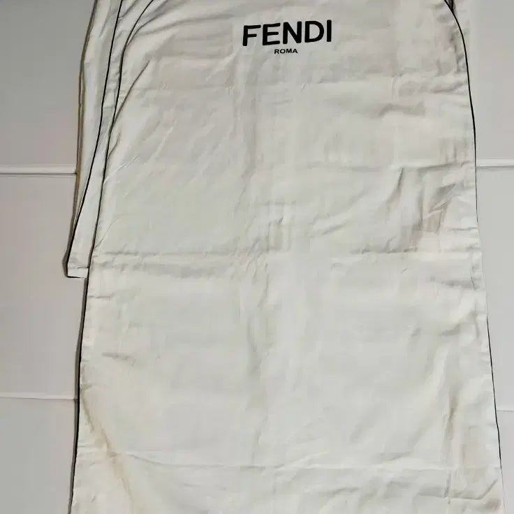 [BUNJANG] 2장 일괄[ FENDI] 펜디수트 ,자켓케이스,원피스 옷커버 / 2장 일괄[ FENDI] 펜디수트 ,자켓케이스,원피스 옷커버