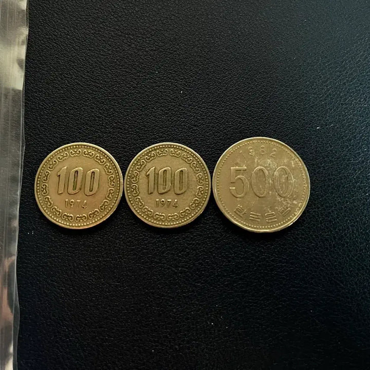 [BUNJANG] Vintage Korean Coin Collection (100 Won, 500 Won) / 1974년 100원 1982년 500원