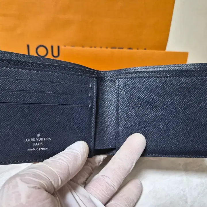 [SOLD OUT] 루이비통  멀티플 월릿  에피 레더 반지갑