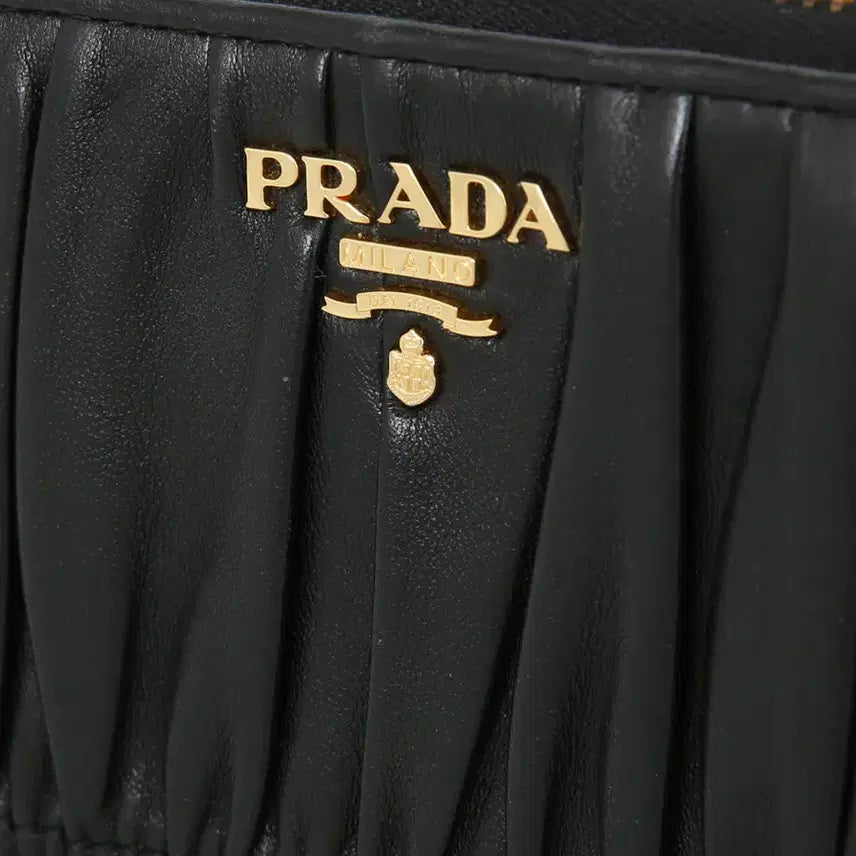 [BUNJANG] Prada Gaufre Zip Long Wallet / 프라다 고프레 지퍼 장지갑 나파 마틀라세 지갑 1M0506
