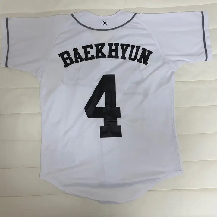 [BUNJANG] EXO Baekhyun Baseball Uniform (Old Version) / 엑소 백현 야구잠바 야구 유니폼 S size (구버전)