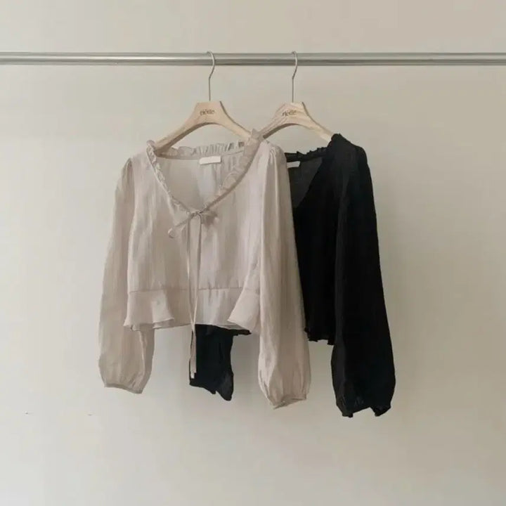 [BUNJANG] DeWill Riet 니에 Blouse / 드윌 블라우스