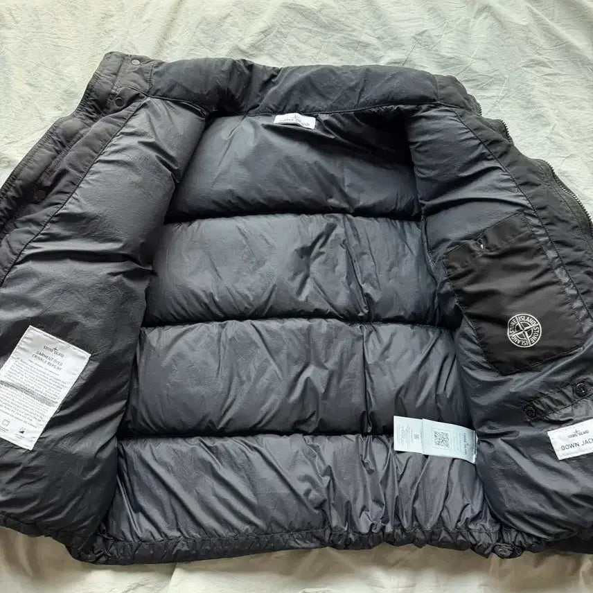 [BUNJANG] Stone Island Crinkle Reps 25FW Padded Jacket / [L] 스톤아일랜드 크링클랩스 25fw 패딩