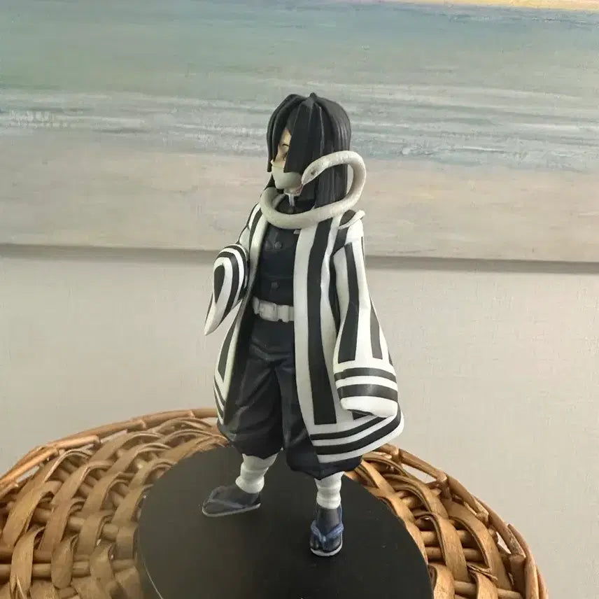 [BUNJANG] Demon Slayer Obanai Iguro Figure / 귀멸의 칼날 이구로 오바나이 피규어