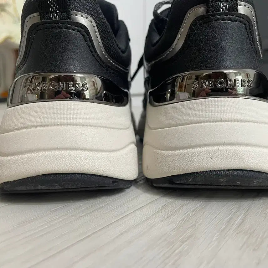 [BUNJANG] Skechers USA Hazel2 Black - 240 Size / (240) 스케쳐스 USA 헤이즐2 블랙