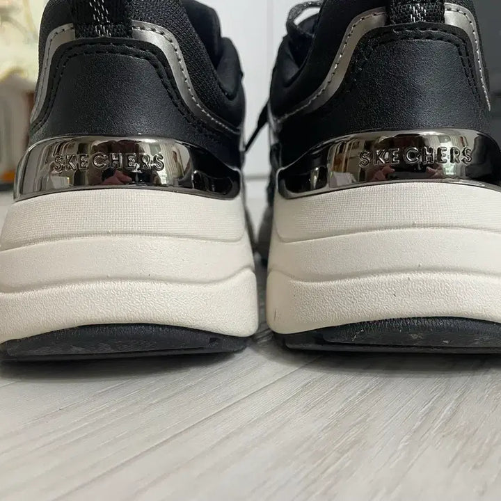 [BUNJANG] Skechers USA Hazel2 Black - 240 Size / (240) 스케쳐스 USA 헤이즐2 블랙