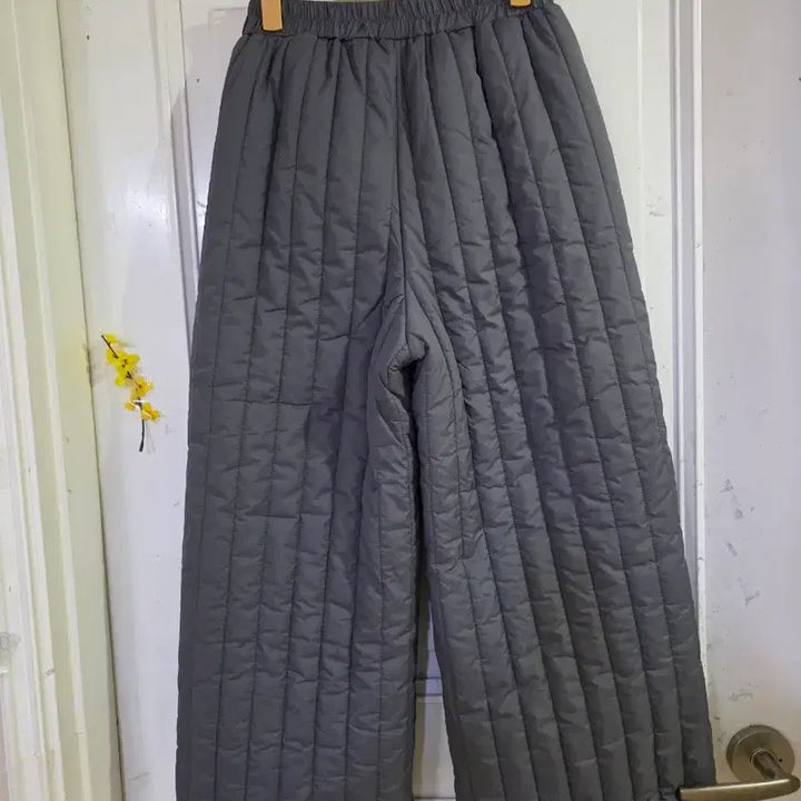 [BUNJANG] Winter Early Spring Wide Quilted Pants / 겨울  초봄  와이드  누빔패딩 통바지   새상품   77까지