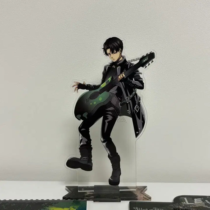 [BUNJANG] Attack on Titan Levi Acrylic Stand / 진격의 거인 리바이 아크릴 스탠드