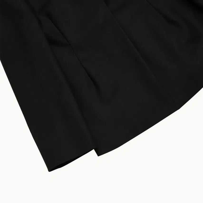 [BUNJANG] 아모멘토 스퀘어드 숄더 트윌 자켓 블랙 / 아모멘토 스퀘어드 숄더 트윌 자켓 블랙