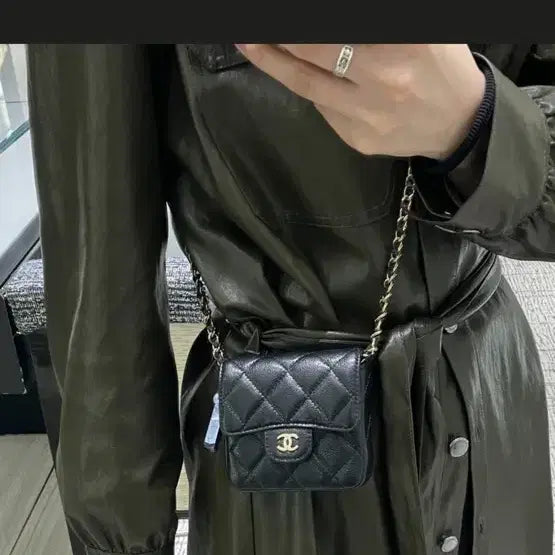 [BUNJANG] Chanel Caviar Square Mini Chain Bag Black / 샤넬 캐비어 스퀘어 미니 체인백 블랙