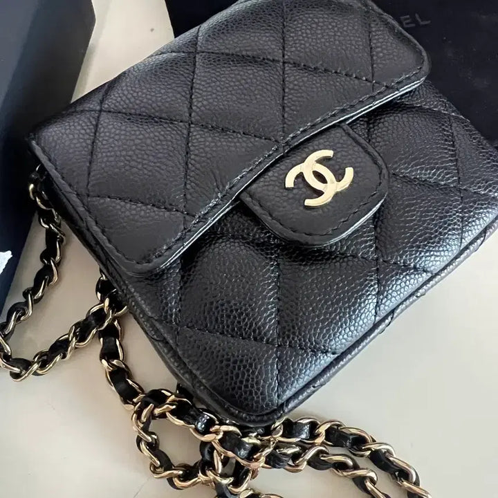 [BUNJANG] Chanel Caviar Square Mini Chain Bag Black / 샤넬 캐비어 스퀘어 미니 체인백 블랙