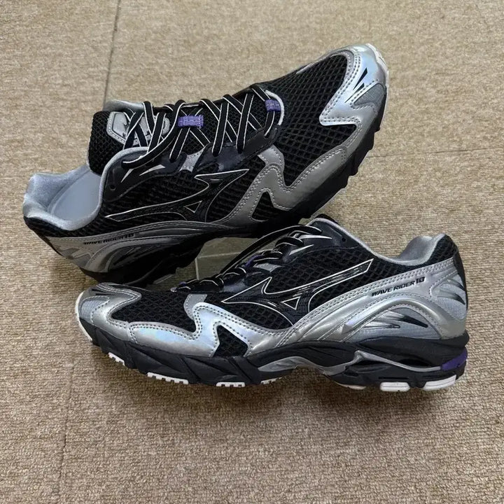 [BUNJANG] Mizuno Running Sneakers Black Color US 10 / 미즈노 Mizuno 러닝화 스니커즈 검은 컬러 판매 280 US 10