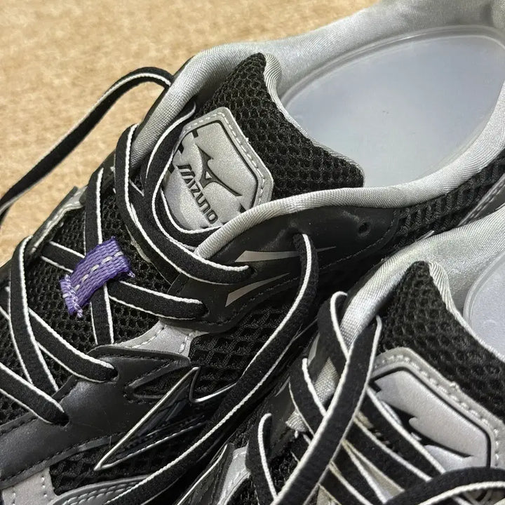[BUNJANG] Mizuno Running Sneakers Black Color US 10 / 미즈노 Mizuno 러닝화 스니커즈 검은 컬러 판매 280 US 10