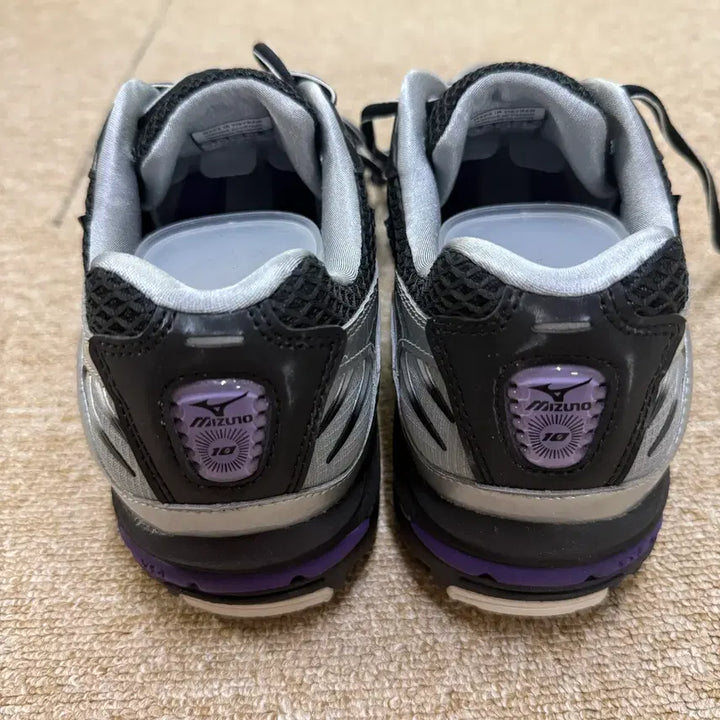 [BUNJANG] Mizuno Running Sneakers Black Color US 10 / 미즈노 Mizuno 러닝화 스니커즈 검은 컬러 판매 280 US 10