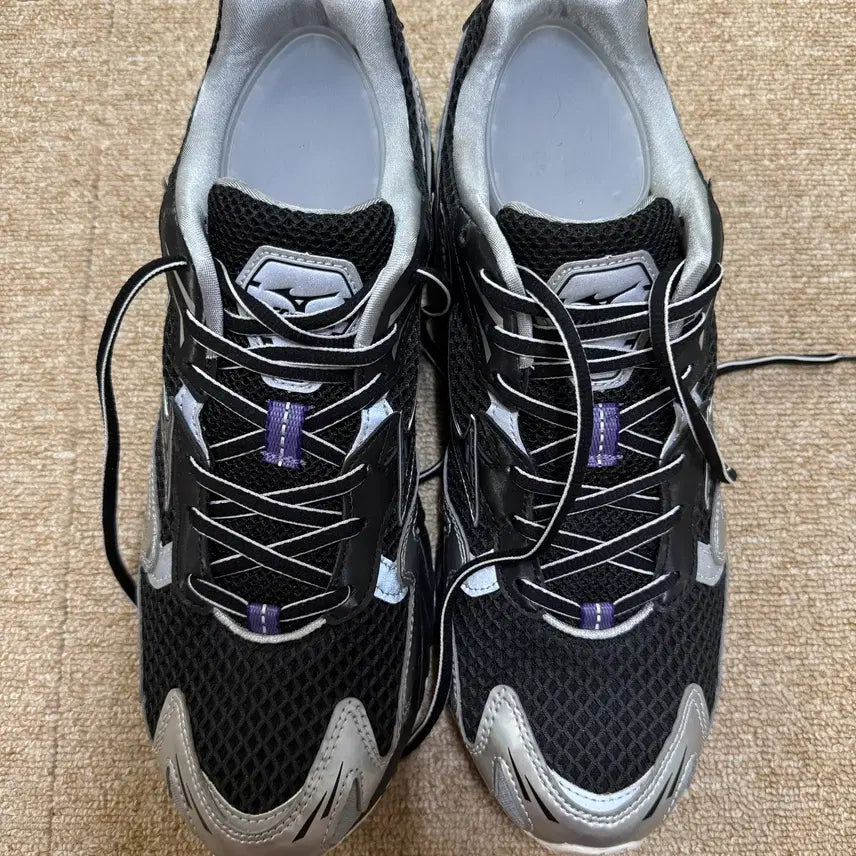[BUNJANG] Mizuno Running Sneakers Black Color US 10 / 미즈노 Mizuno 러닝화 스니커즈 검은 컬러 판매 280 US 10