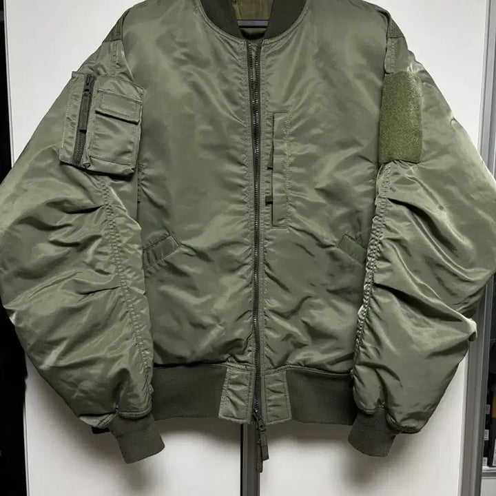 [BUNJANG] Daiwa Pier39 Tech Reversible MA-1 Sage Green Jacket / 다이와피어39 테크 리버서블 MA-1 세이지 그린 L