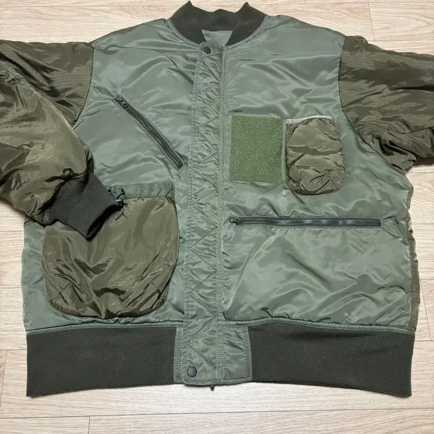 [BUNJANG] Daiwa Pier39 Tech Reversible MA-1 Sage Green Jacket / 다이와피어39 테크 리버서블 MA-1 세이지 그린 L