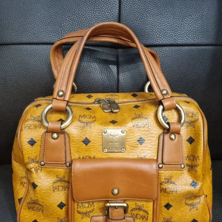 [BUNJANG] MCM Leather Dot Bag / 엠씨엠