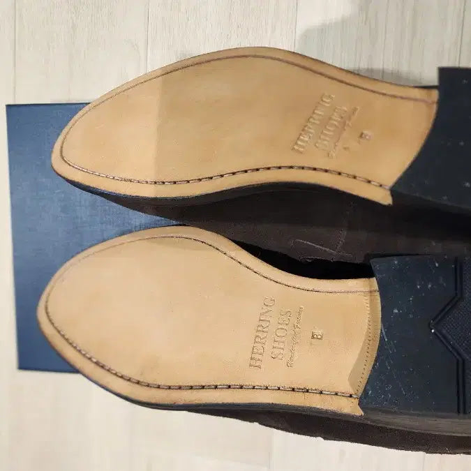 [SOLD OUT] 헤링슈 다크브라운 태슬로퍼