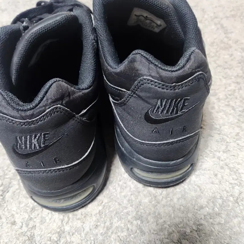 [BUNJANG] Nike Air Max Command All Black Leather Sneakers / 나이키 에어맥스 커맨드 올블랙 레더-300