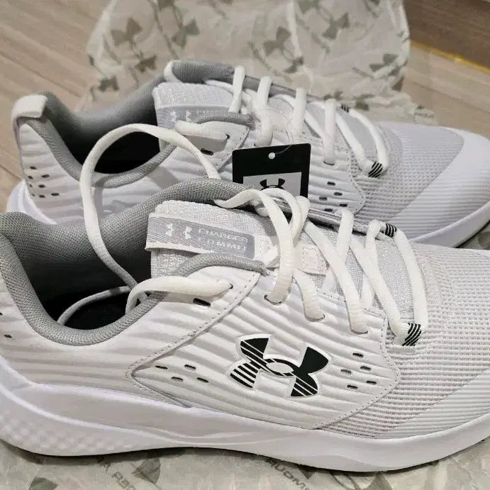 [BUNJANG] Under Armour Charged Commit 4 Training Shoes White 265 / 언더아머 차지드 커밋4 트레이닝화 헬스화 265 새제품