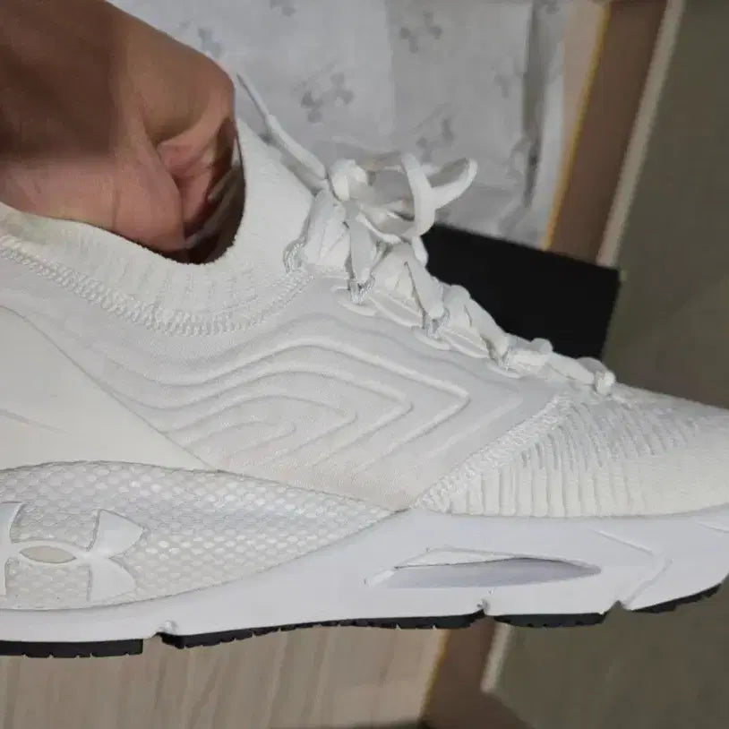 [BUNJANG] Under Armour Charged Commit 4 Training Shoes White 265 / 언더아머 차지드 커밋4 트레이닝화 헬스화 265 새제품