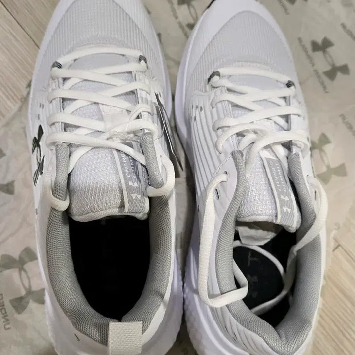 [BUNJANG] Under Armour Charged Commit 4 Training Shoes White 265 / 언더아머 차지드 커밋4 트레이닝화 헬스화 265 새제품