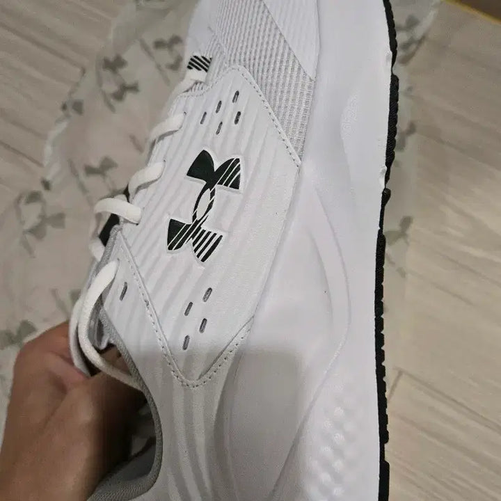 [BUNJANG] Under Armour Charged Commit 4 Training Shoes White 265 / 언더아머 차지드 커밋4 트레이닝화 헬스화 265 새제품