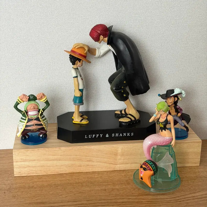 [SOLD OUT] 원피스 루피 & 샹크스 피규어