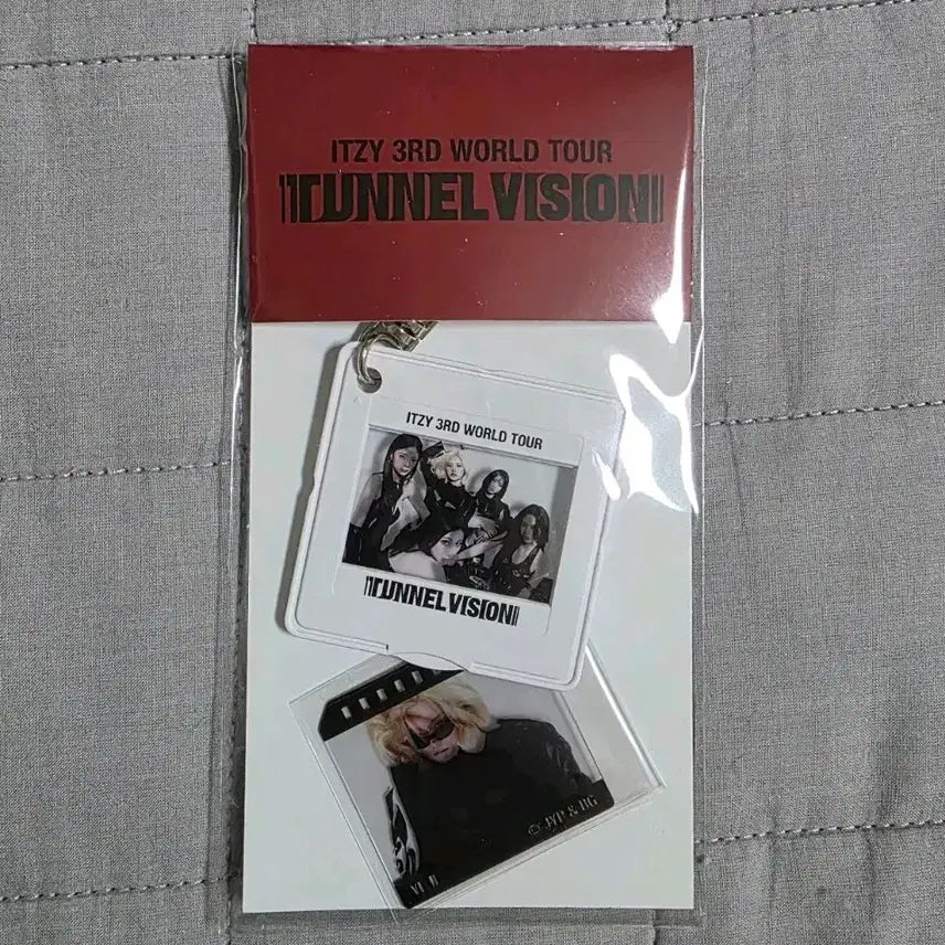 [BUNJANG] ITZY Yeji Concert Goods Photocard Slide Keyring / 잇지 콘서트 굿즈 포토 슬라이드 키링  예지