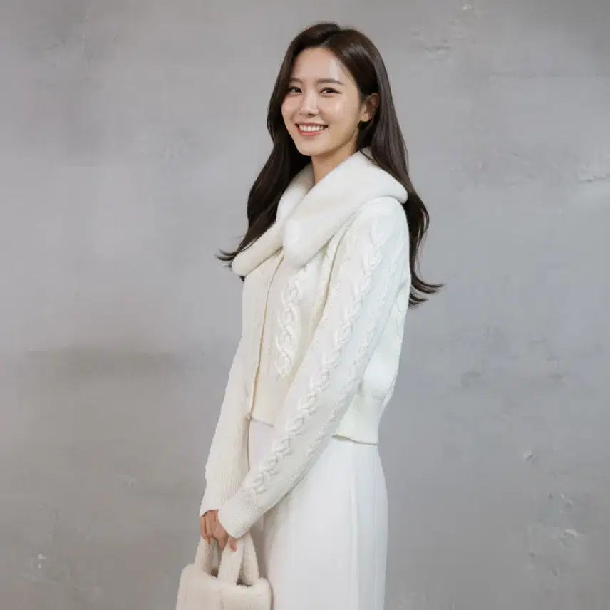 [BUNJANG] CIDER Cable Knit Cropped Cardigan / [새상품] 샵사이다 CIDER 퍼 칼라 케이블 니트 크롭 가디건