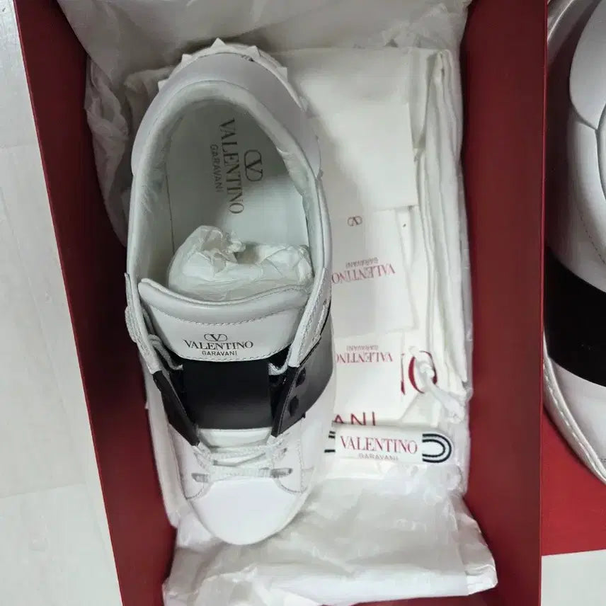 [BUNJANG] Valentino Garavani Sneakers / 발렌티노 스니커즈 Garavani