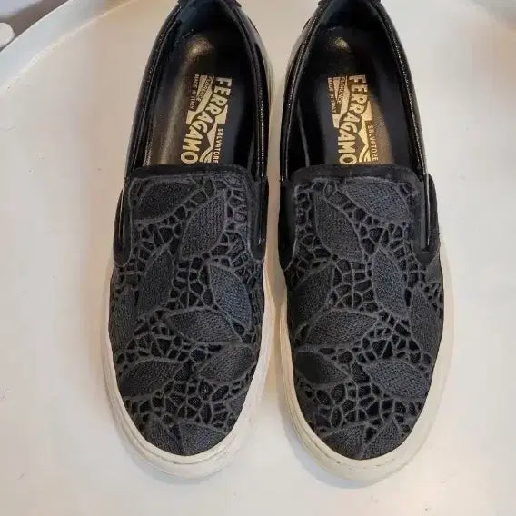 [BUNJANG] Ferragamo Black Lace Loafers / 정품 페라가모 로퍼