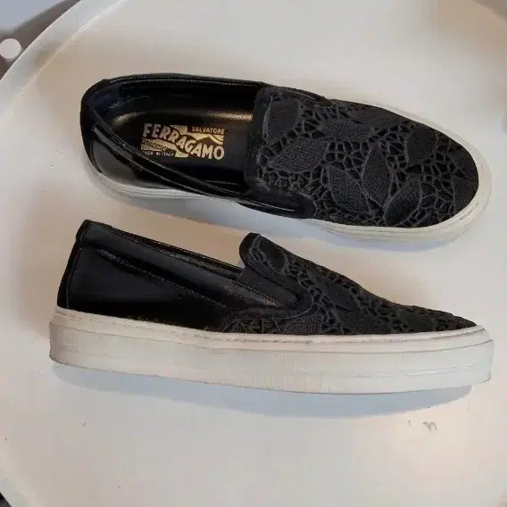 [BUNJANG] Ferragamo Black Lace Loafers / 정품 페라가모 로퍼