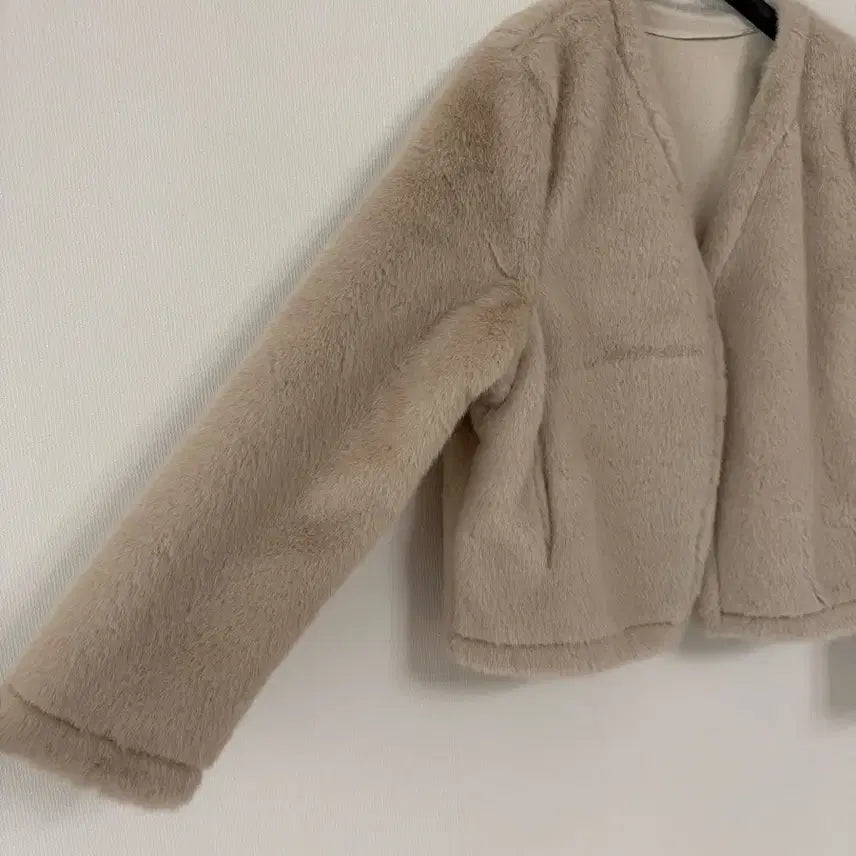 [BUNJANG] Soft V-Neck Fur Jacket / 새제품 부드러운 브이넥 퍼 자켓